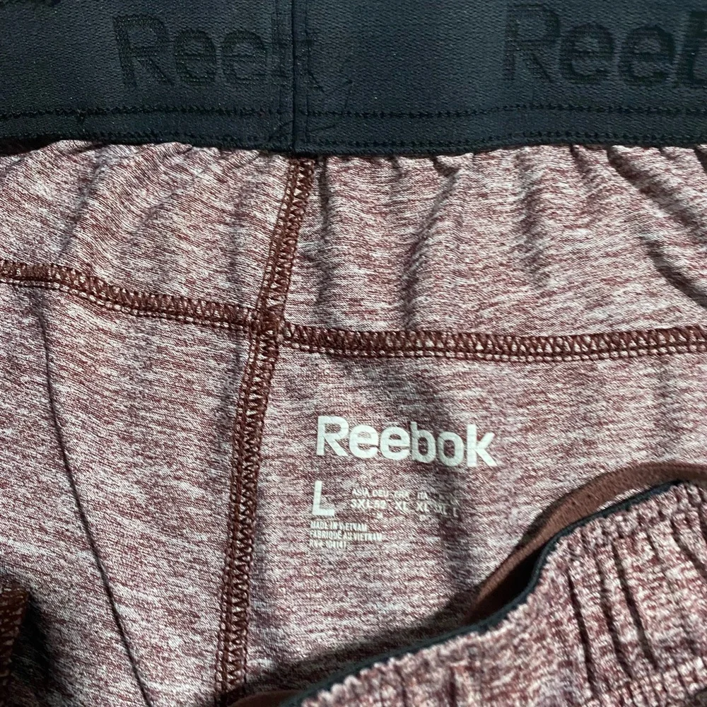 REEBOK Men’s Classic Fit Short Large L with Pockets